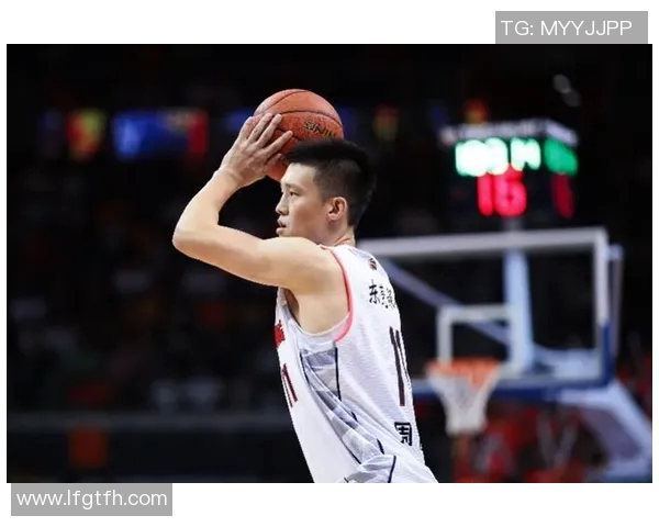 周鹏:从篮球场上的拼搏者到人生舞台上的奋斗榜样 周鹏:从篮球场上的拼搏者到人生舞台上的奋斗榜样