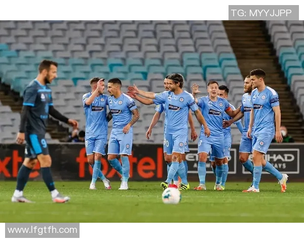 喷气机与墨尔本城的激烈对决谁能在赛场上笑到最后